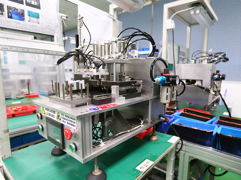 自(zì)動折彎機(jī)